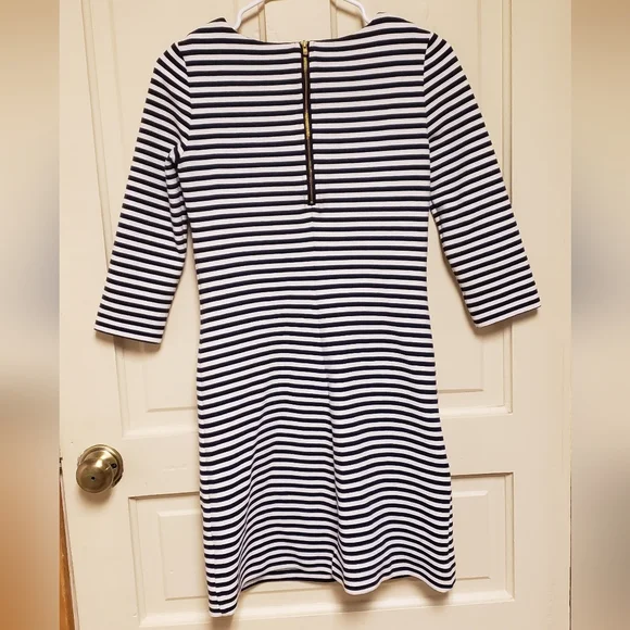 Like New XS Lilly Pulitzer Dress - Picture 3 of 3